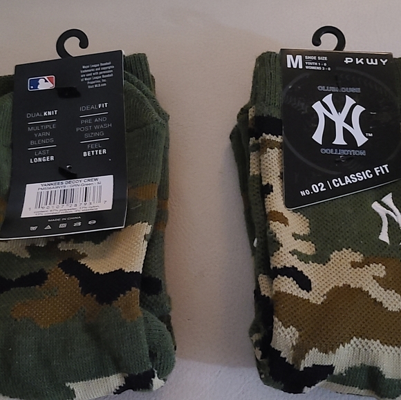 Yankees Socks - Picture 2 of 2